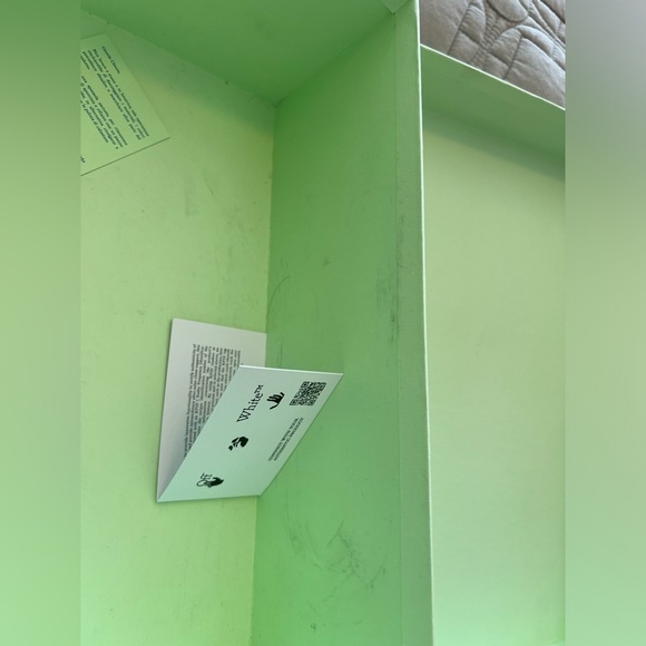 Off-White Shoe Box - Picture 13 of 16